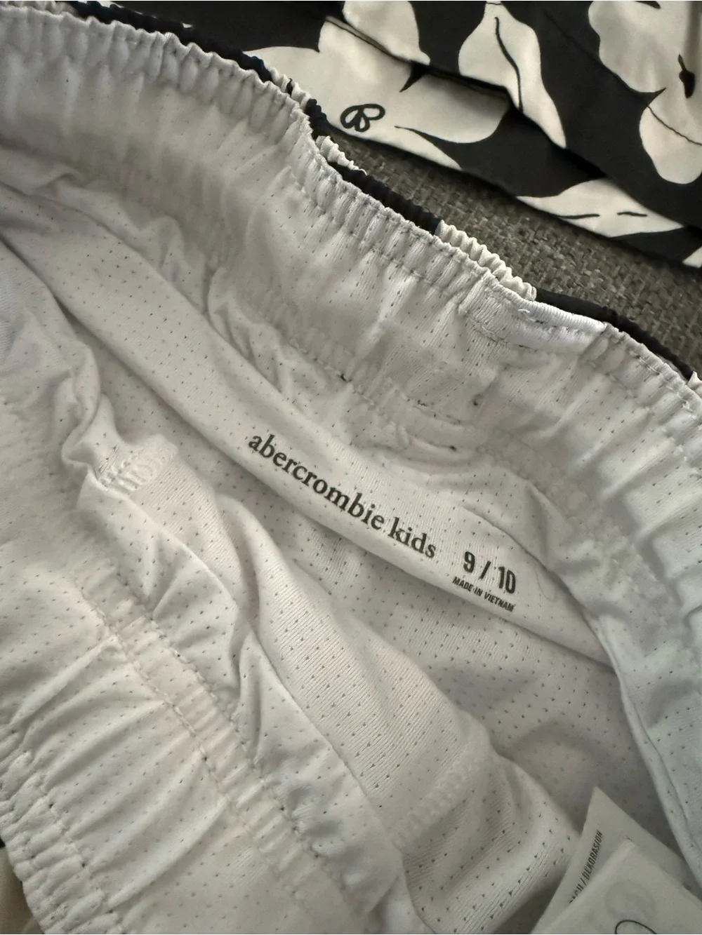 abercrombie kids Black & White set. Shorts are also a bathing suit! Size 9/10